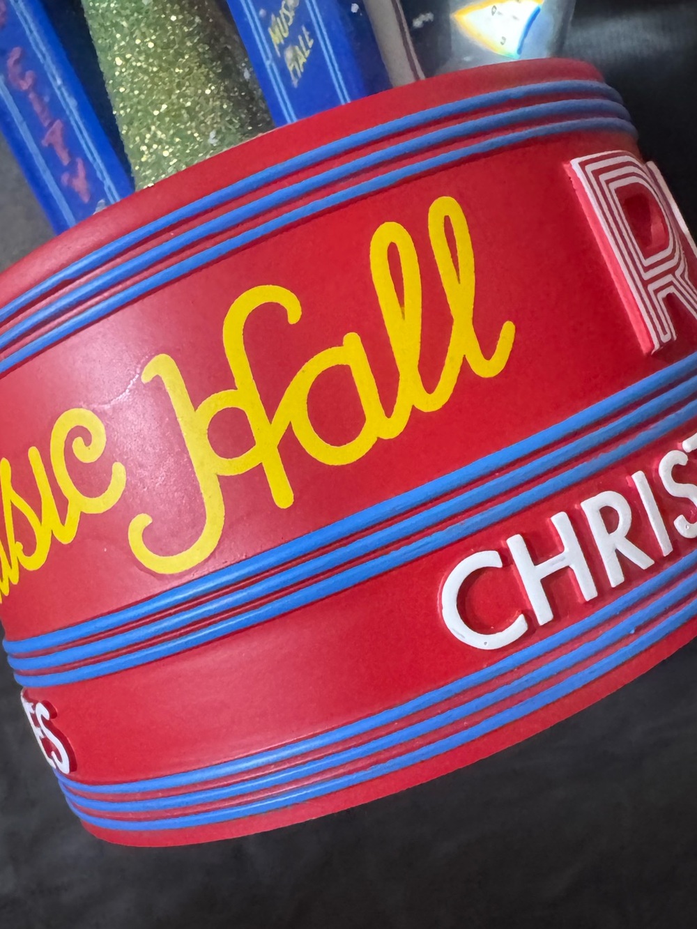 RADIO CITY Music Hall starring Rockettes Official Musical Snow-globe. Like New. - Picture 2 of 7